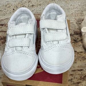 NWT Vans Kids White Velcro Sneakers